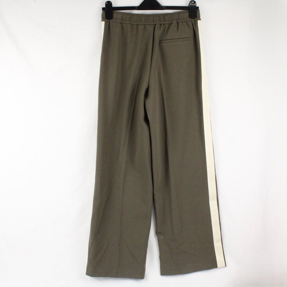🛍️NWT - Mint Velvet Green & Cream Joggers w/ Elastic Waistband🛍️ - Picture 2 of 7